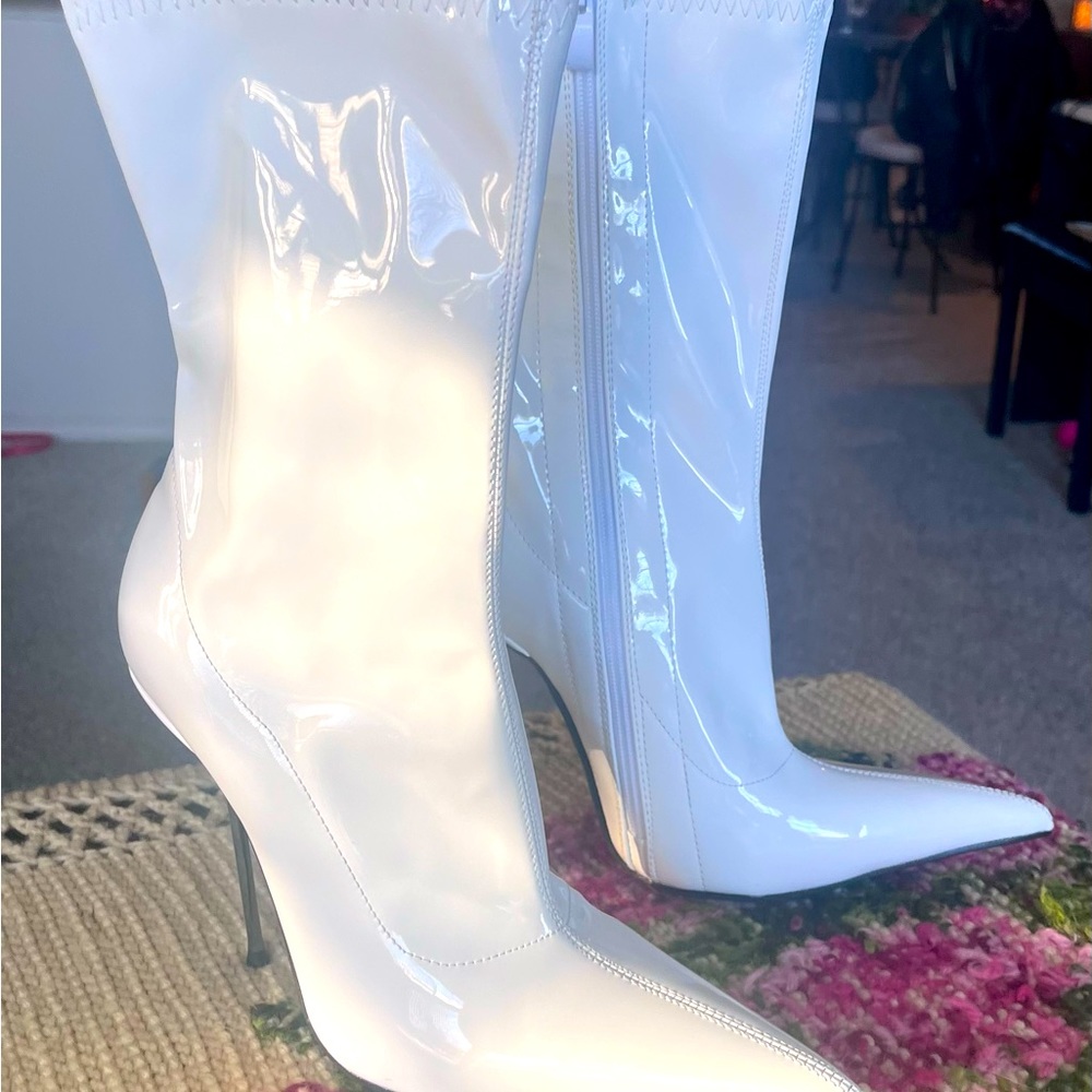 Pointy toe ankle boots, spike heel, never worn